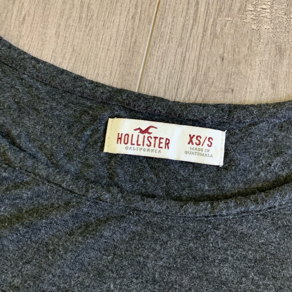 Hollister Gray T-Shirt Loose Fitted Size XS. L - Picture 5 of 5